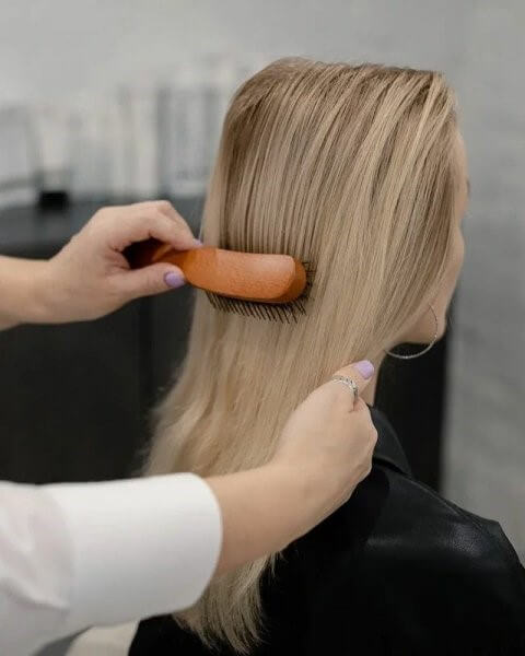 Витамины и маски Ellips. Расчёски для волос